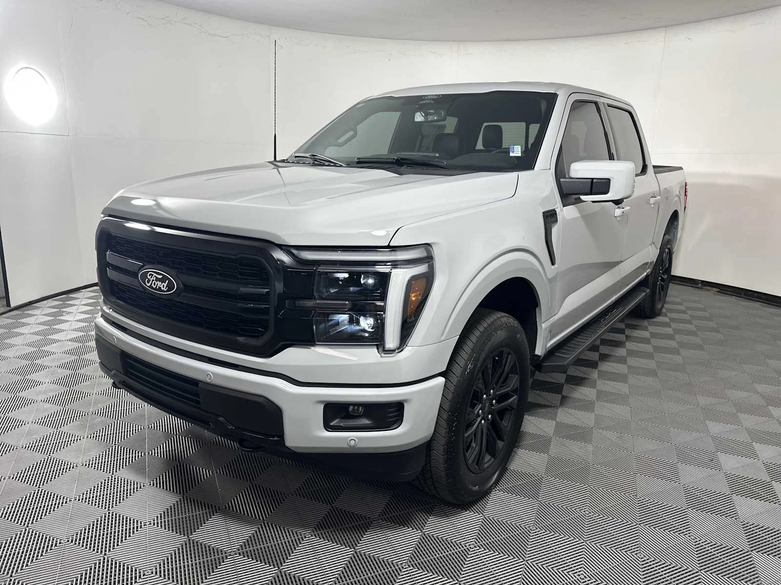 New 2026 Avalanche Gray Ford LARIAT image 3