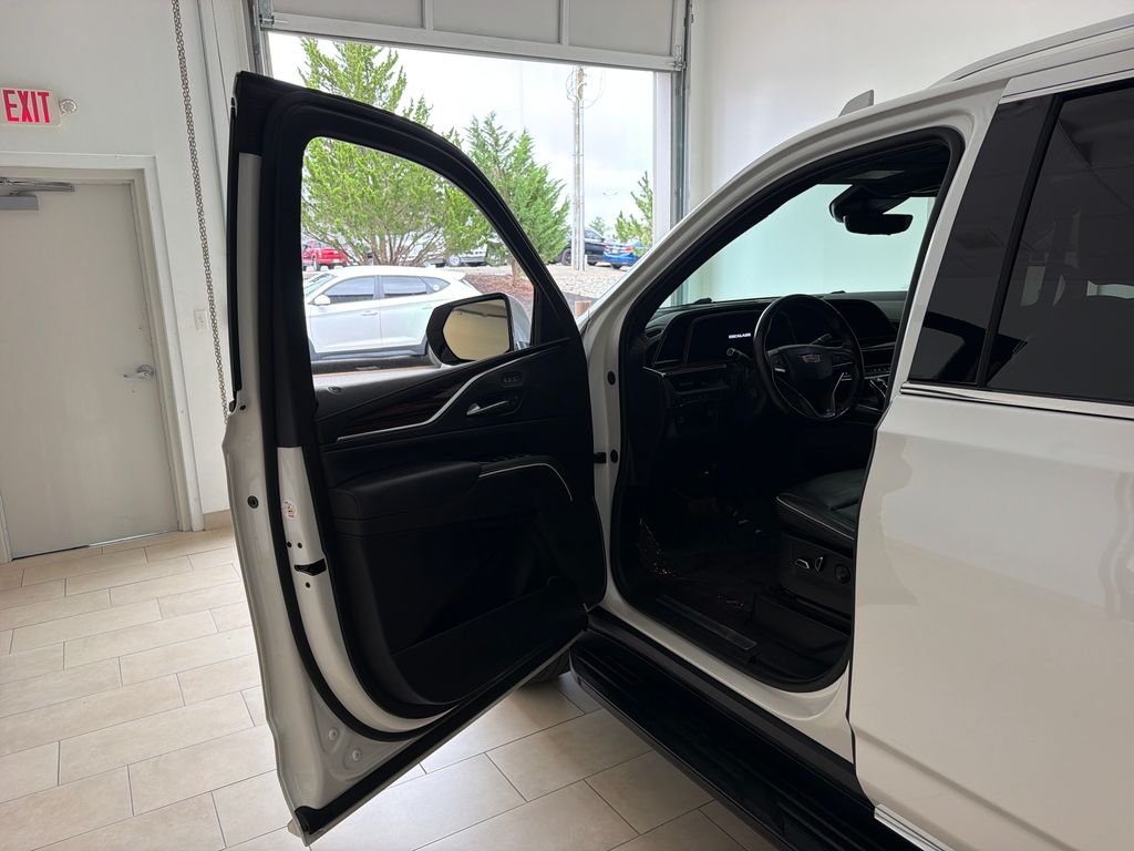 Used 2022 White Cadillac Premium Luxury image 10