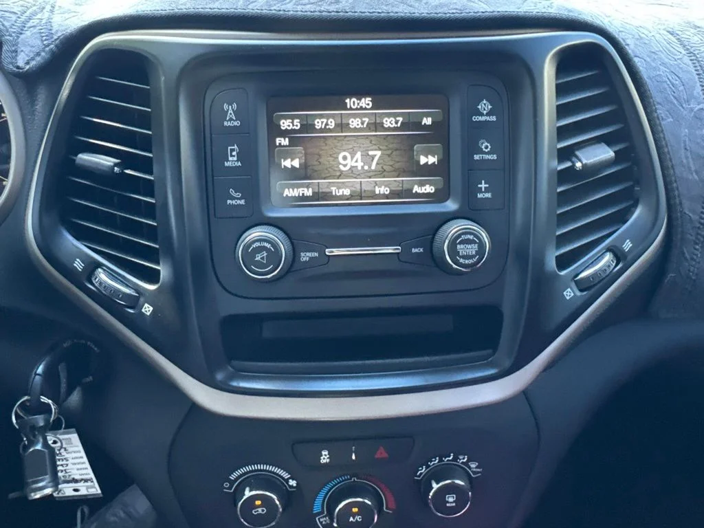 Used 2018 Patriot Blue Pearlcoat Jeep Latitude image 12
