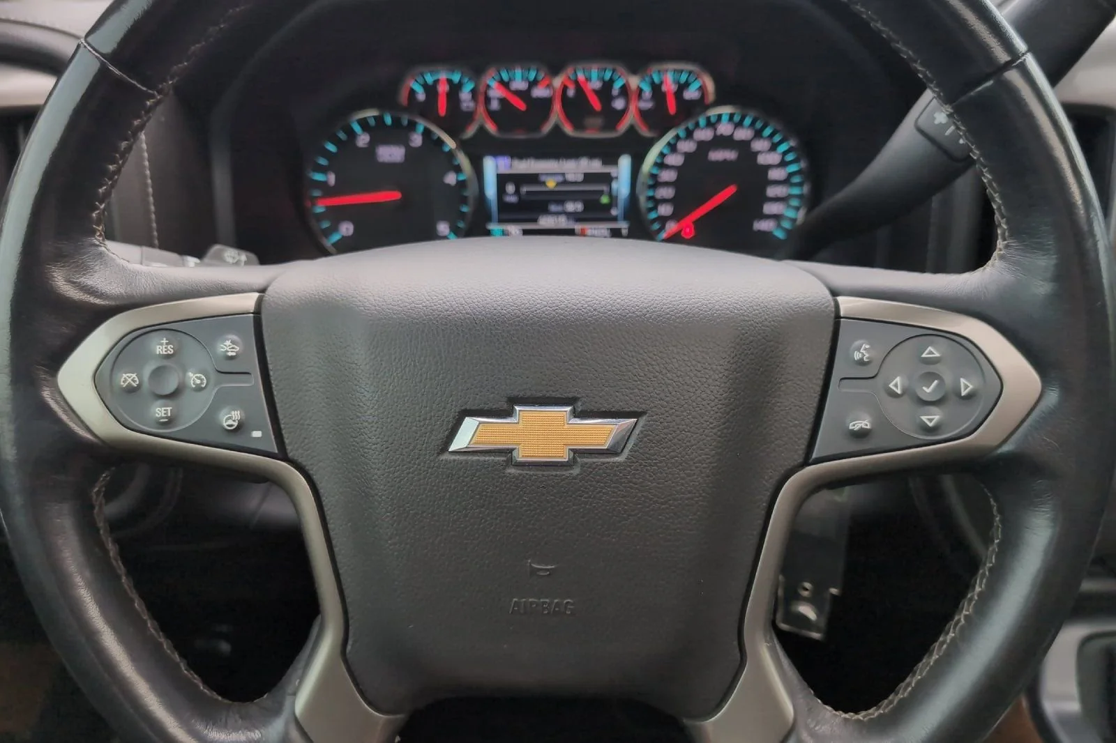 Used 2019 SUMMIT WHITE Chevrolet High Country image 23