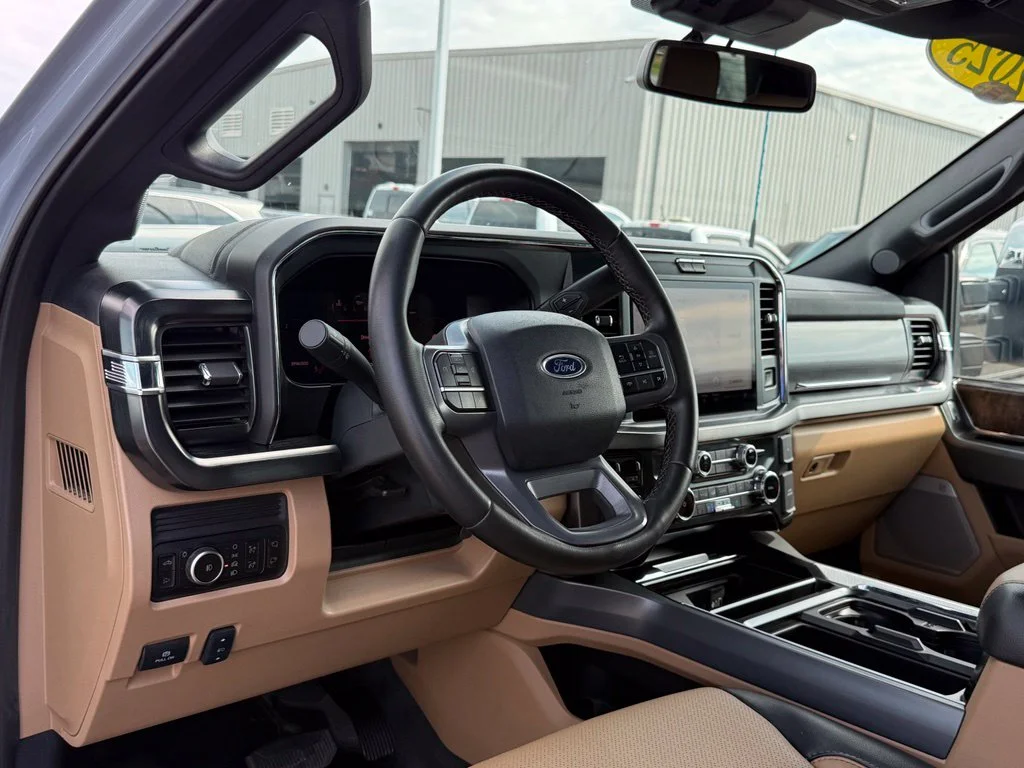 Used 2025 Gray Ford Lariat image 4