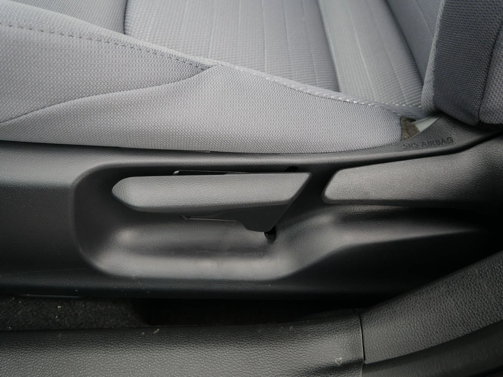 2026 Toyota Corolla SE - Photo 11
