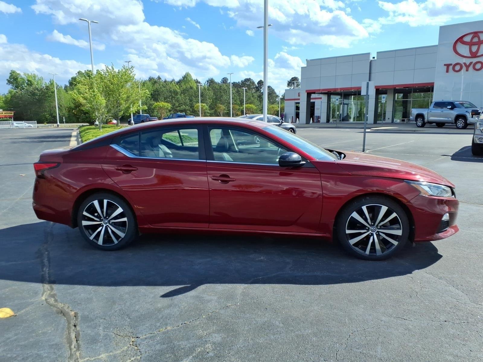 Used 2020 Scarlet Ember Tintcoat Nissan 2.5 SR image 9