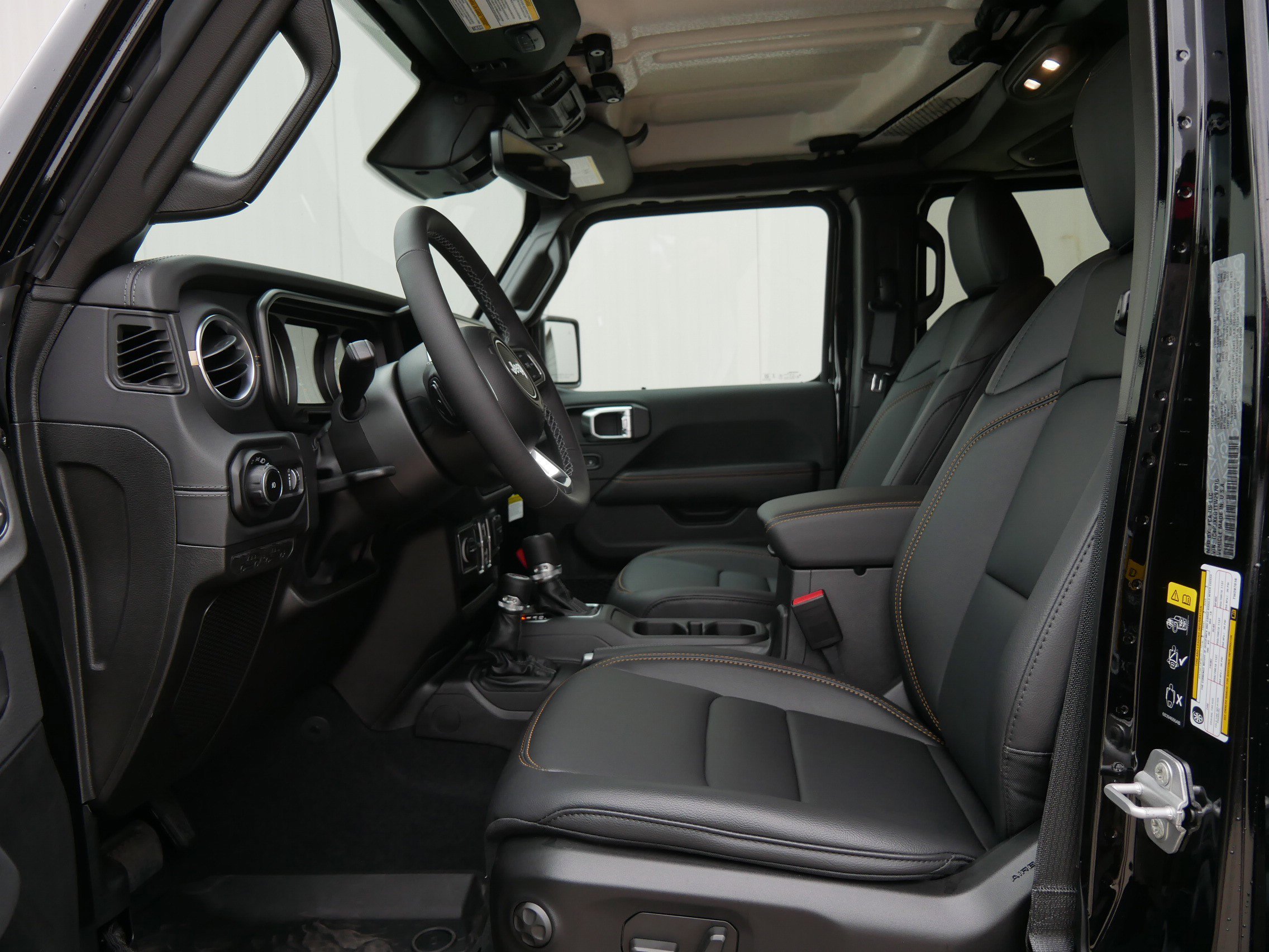 New 2026 Black Clear-Coat Exterior Paint Jeep Sahara image 7
