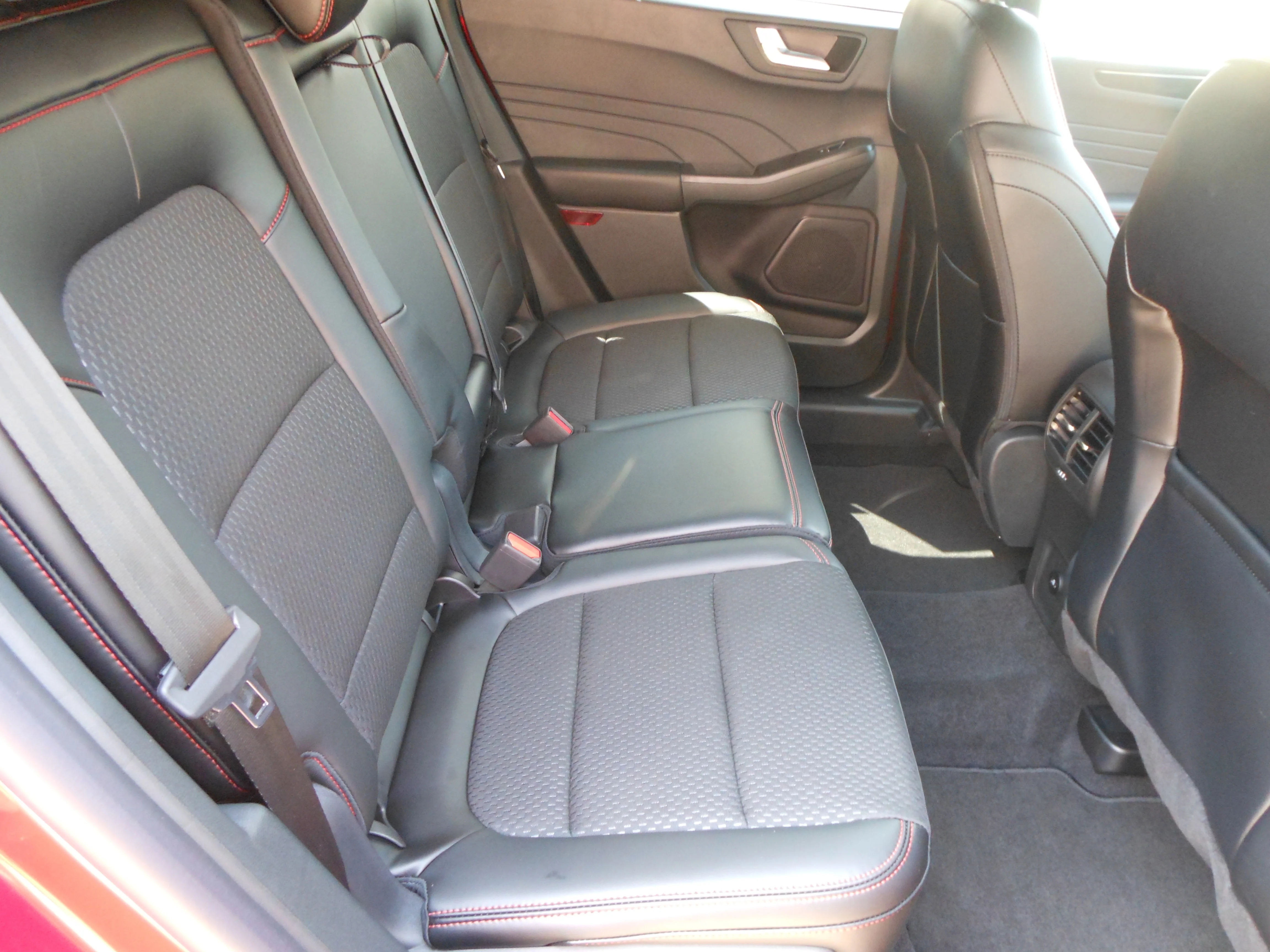 New 2025 Rapid Red Metallic Tinted Clearcoat Ford ST-Line image 6
