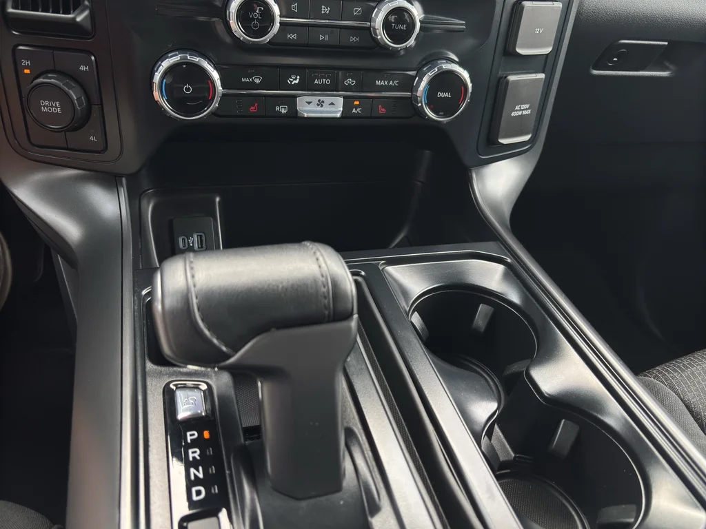 Used 2024 Agate Black Metallic Ford XLT image 20