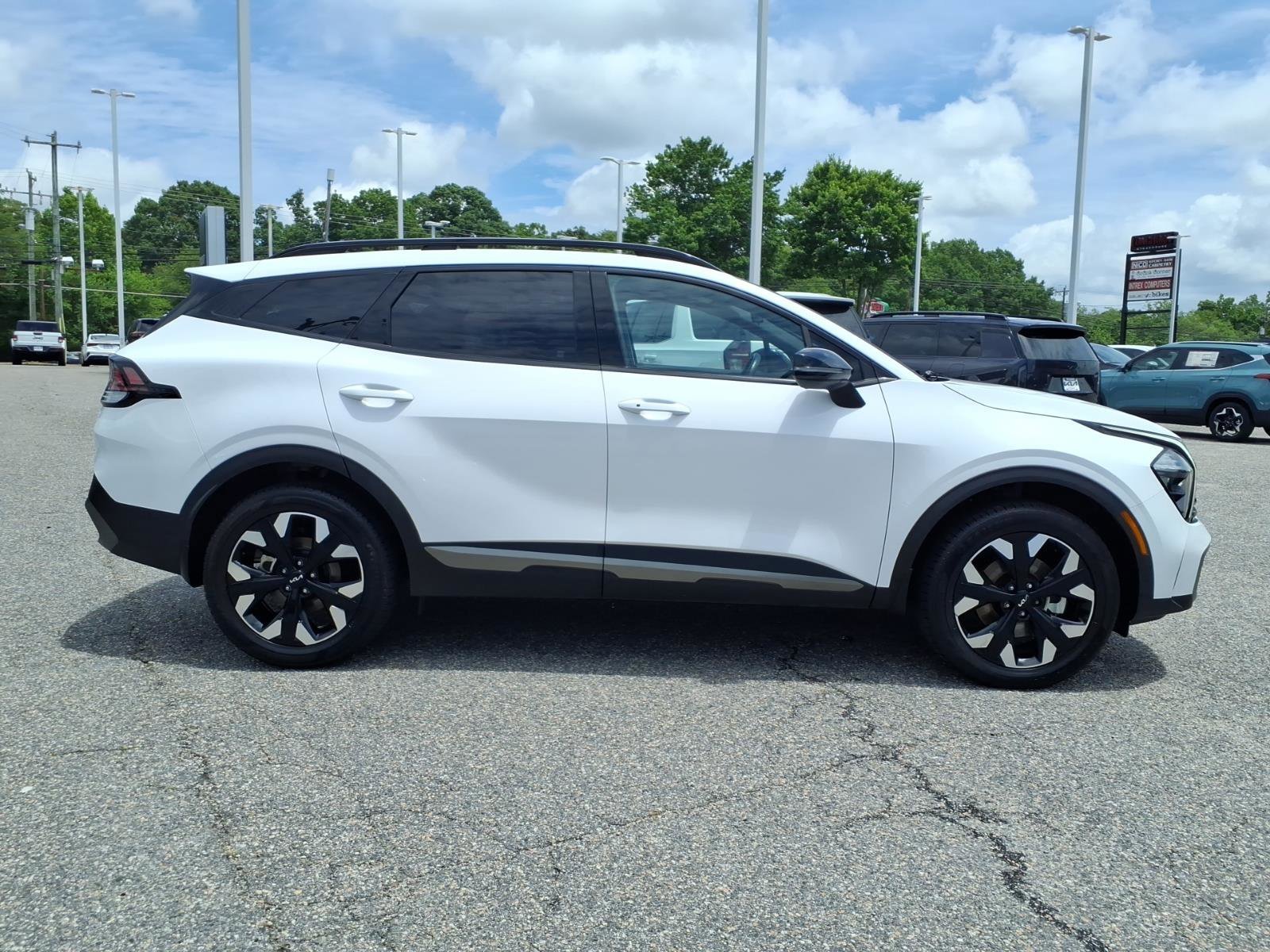 Used 2023 Glacial White Pearl Kia X-Line image 25