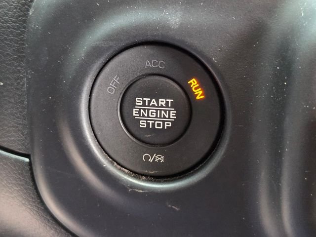 Used 2023  Jeep Sport S image 20