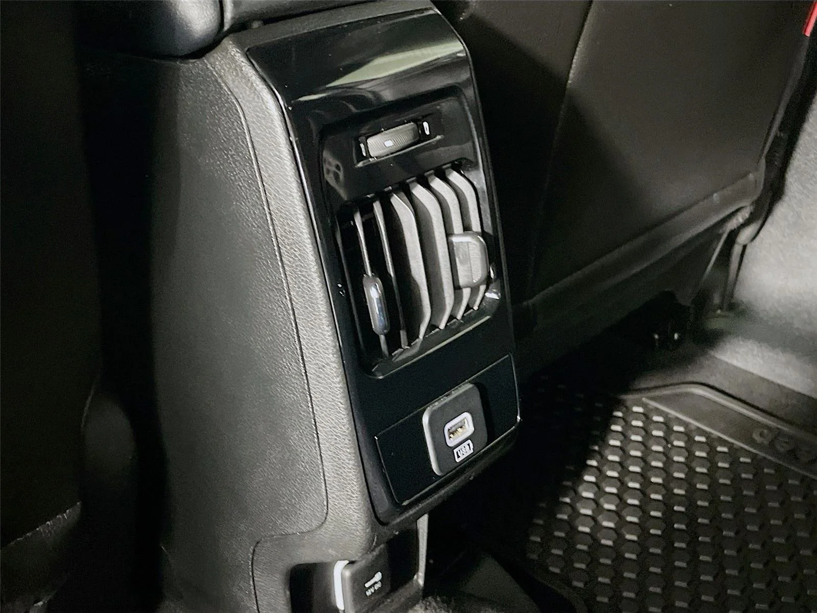 Used 2025 Bright White Clearcoat Jeep Trailhawk image 26