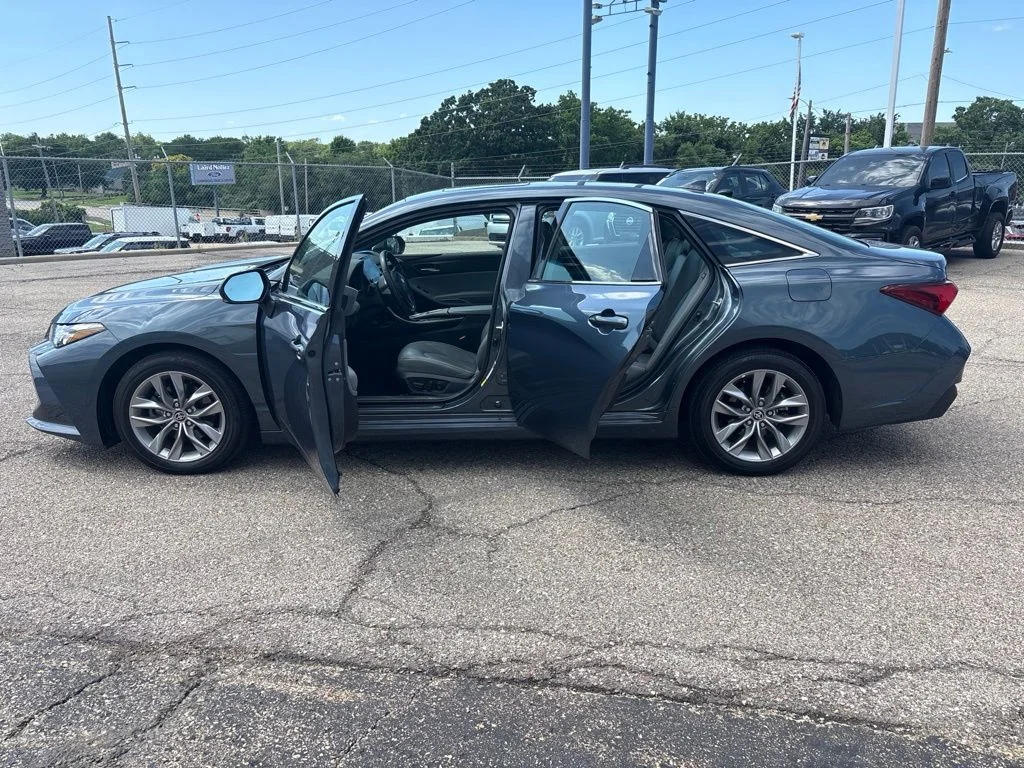 Certified Used 2022 Harbor Gray Metallic Toyota XLE image 4