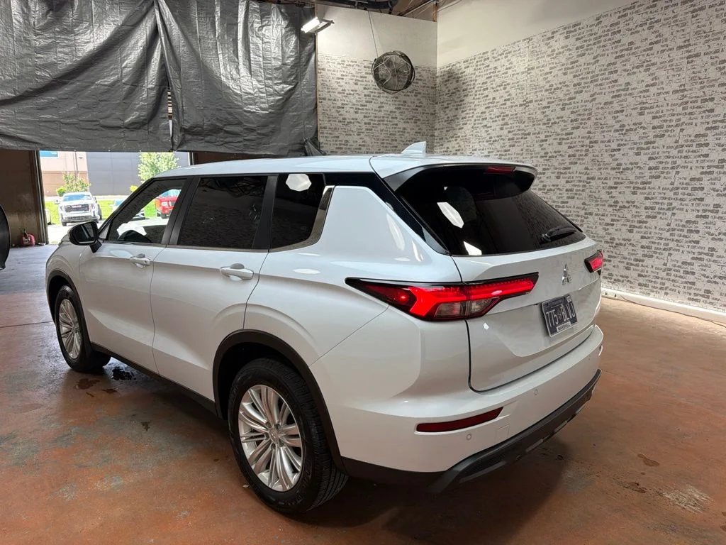 Used 2023 White Mitsubishi ES image 5
