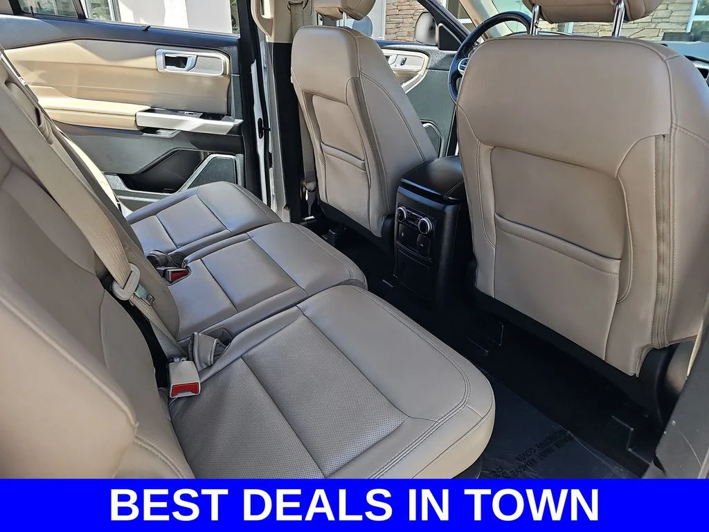 Used 2023 White Ford Limited image 11