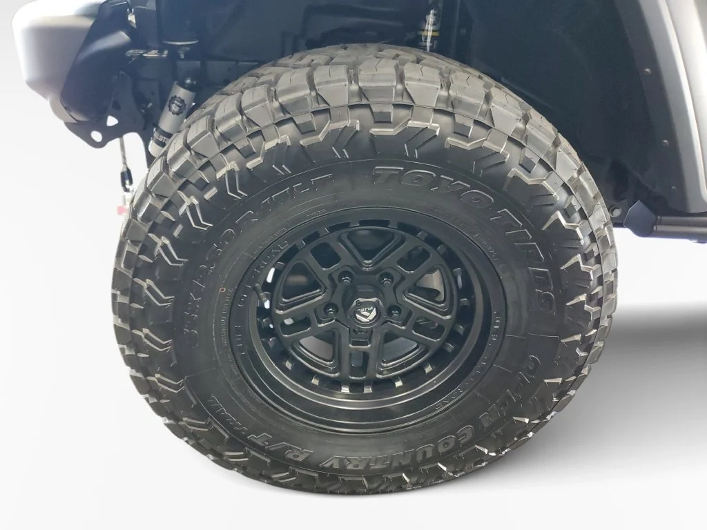 New 2025 Anvil Clear-Coat Exterior Paint Jeep Sport S image 11