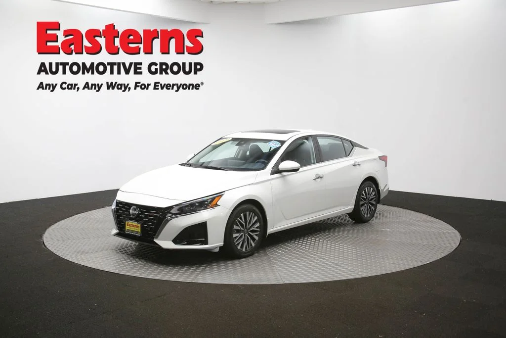 Used 2024 White Nissan 2.5 SV image 56