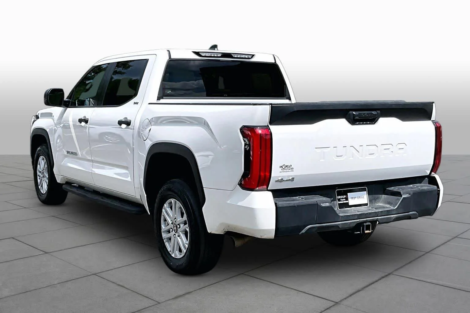 Used 2025 Ice Cap Toyota SR5 image 12