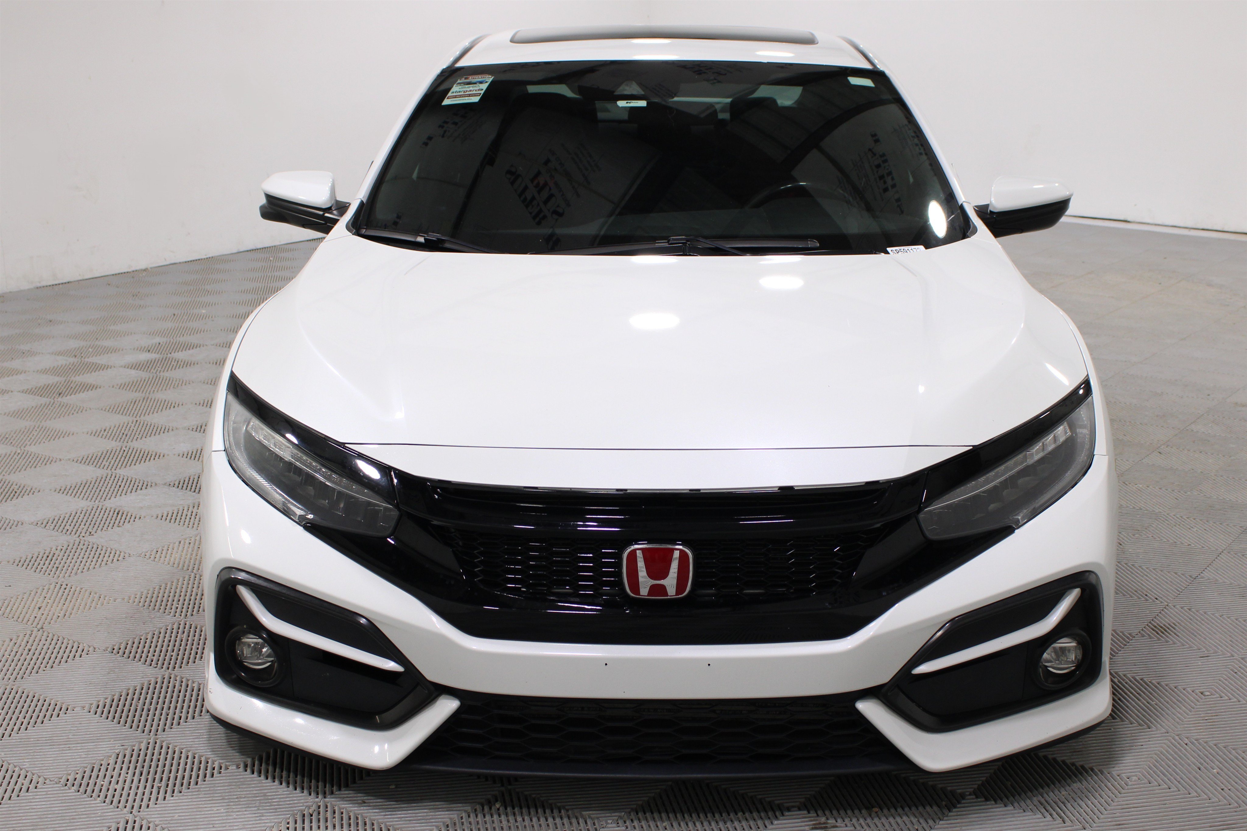 Used 2020 Platinum White Pearl Honda  image 32