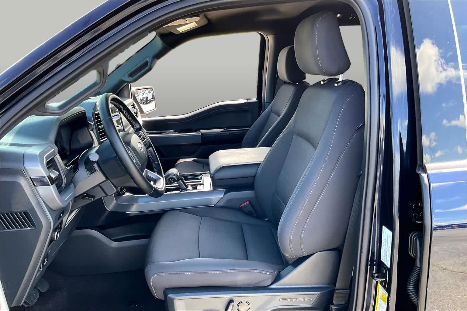 Used 2025 Antimatter Blue Metallic Ford XLT image 8