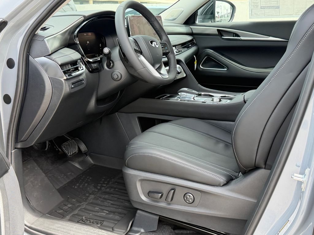 New 2027 HARBOR GRAY INFINITI Luxe FWD image 13