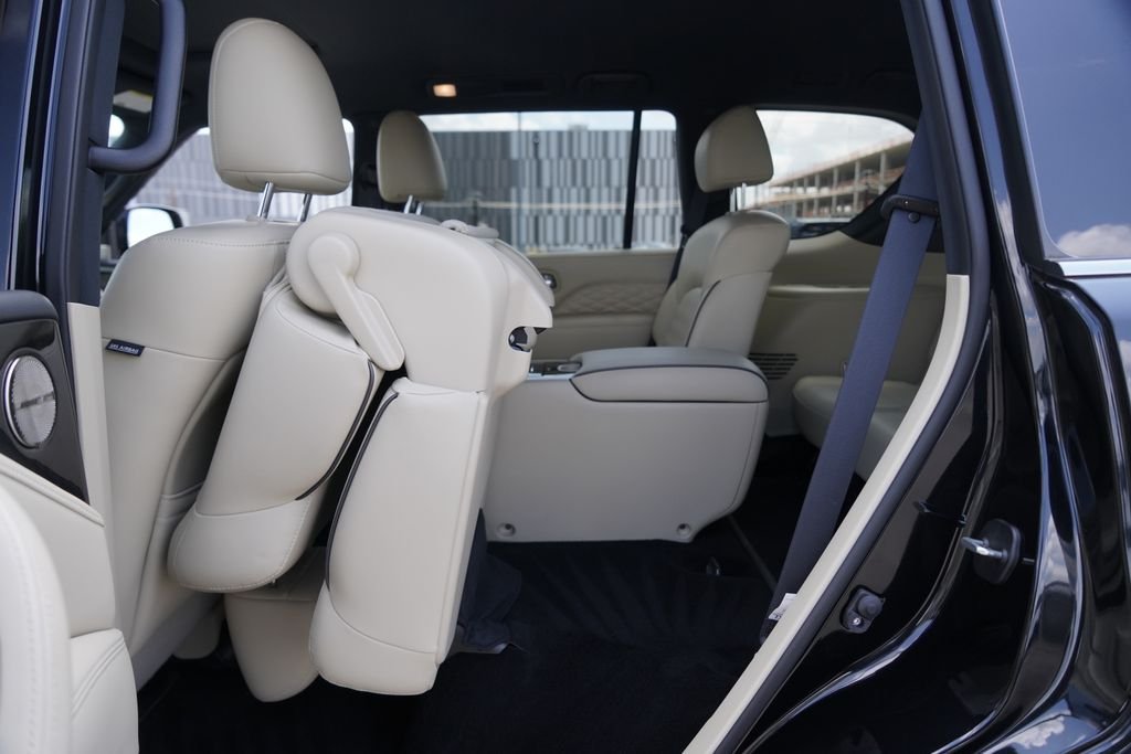Used 2024 Black INFINITI Sensory image 34