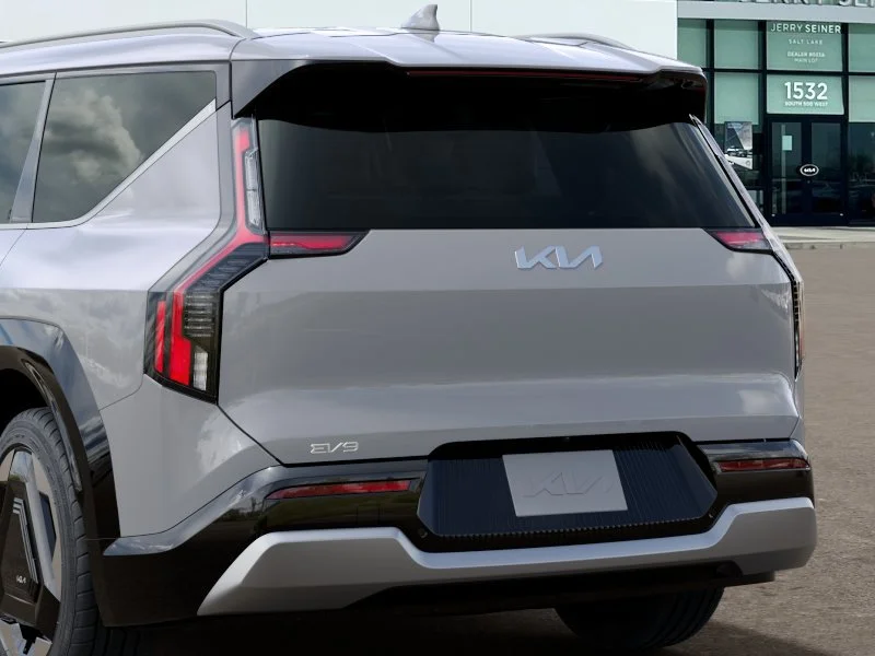 New 2026 Wolf Gray Kia Land AWD image 13