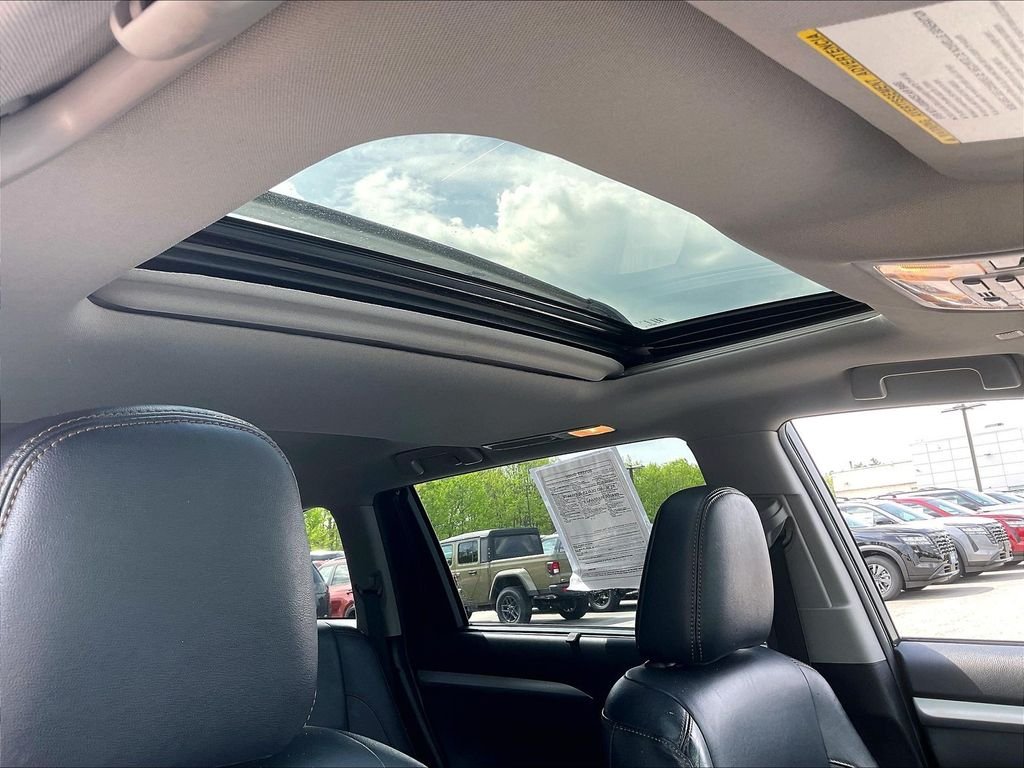 Used 2019 Blizzard Pearl Toyota XLE image 22