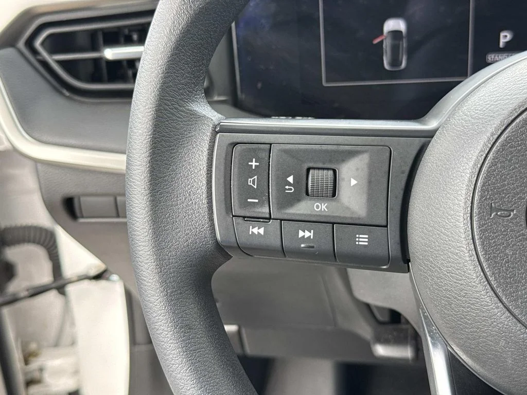 Used 2025 White Nissan S image 38