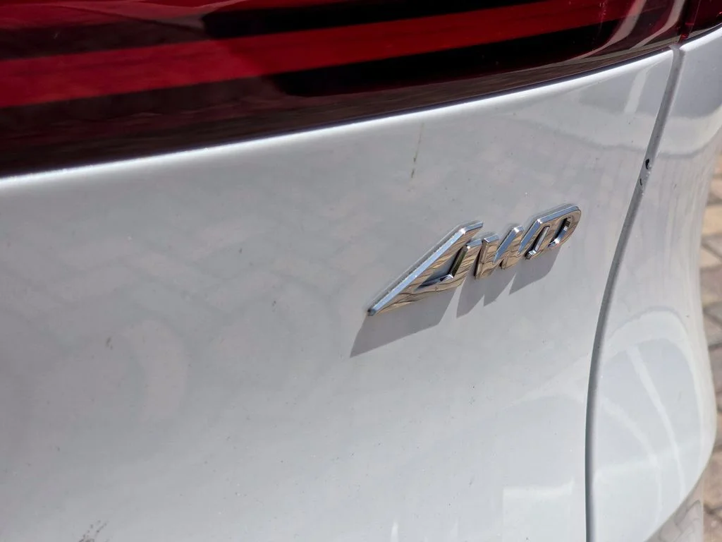 New 2026 White Genesis 2.5T Select image 7