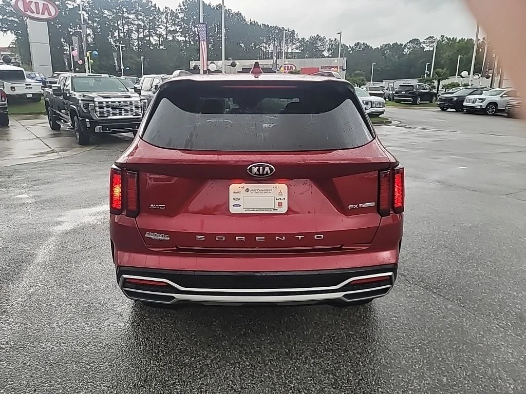 Used 2021 Red Kia EX image 6