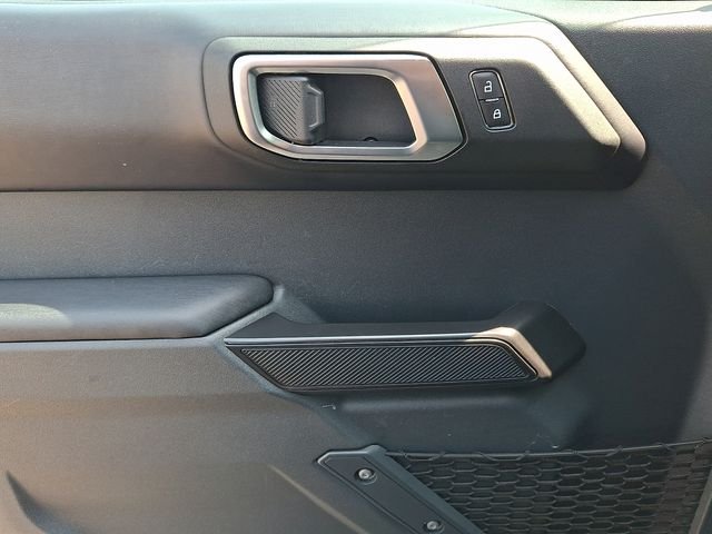 Used 2025 Green Metallic Ford Outer Banks image 12