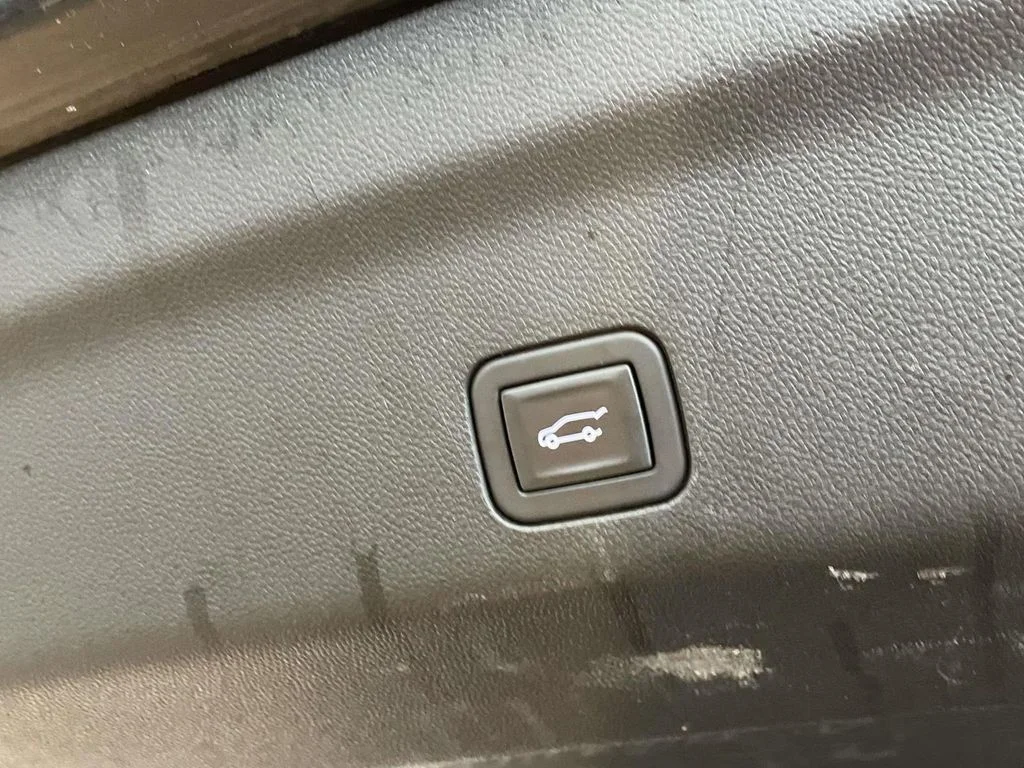 Used 2023 Onyx Black GMC AT4 image 20