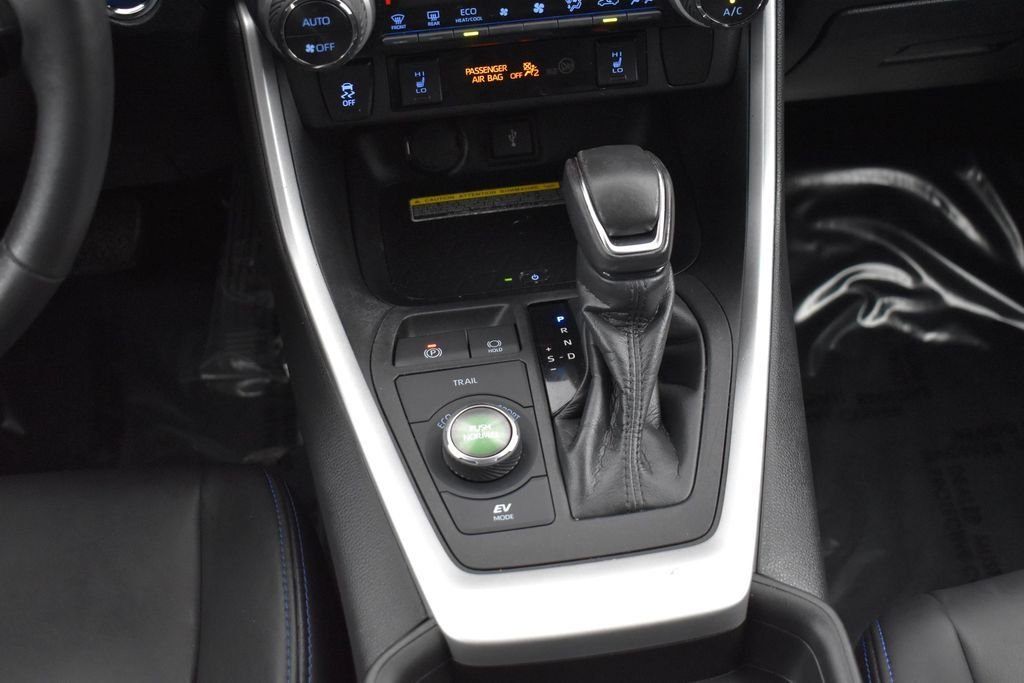Used 2021 Midnight Black Metallic Toyota XSE image 15