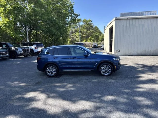 Used 2024 Blue BMW sDrive30i image 4