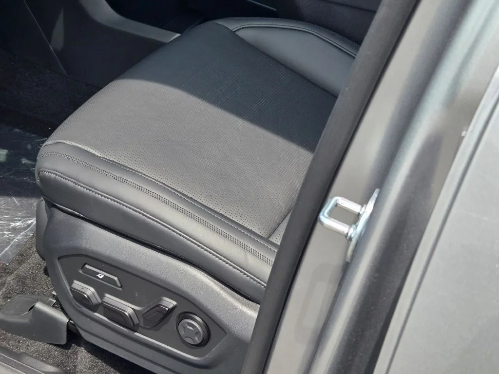 New 2026 Shimmering Silver Hyundai Calligraphy image 24