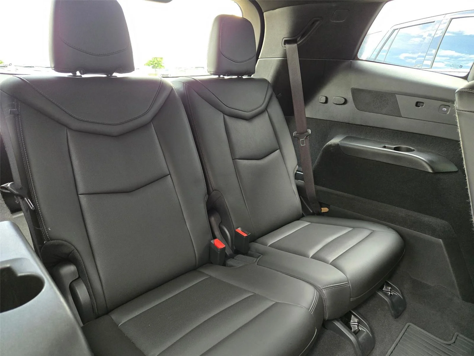 Used 2023 Crystal White Tricoat Cadillac FWD Premium Luxury image 32