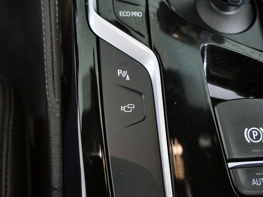 Used 2018 Carbon Black Metallic BMW M550i xDrive image 45