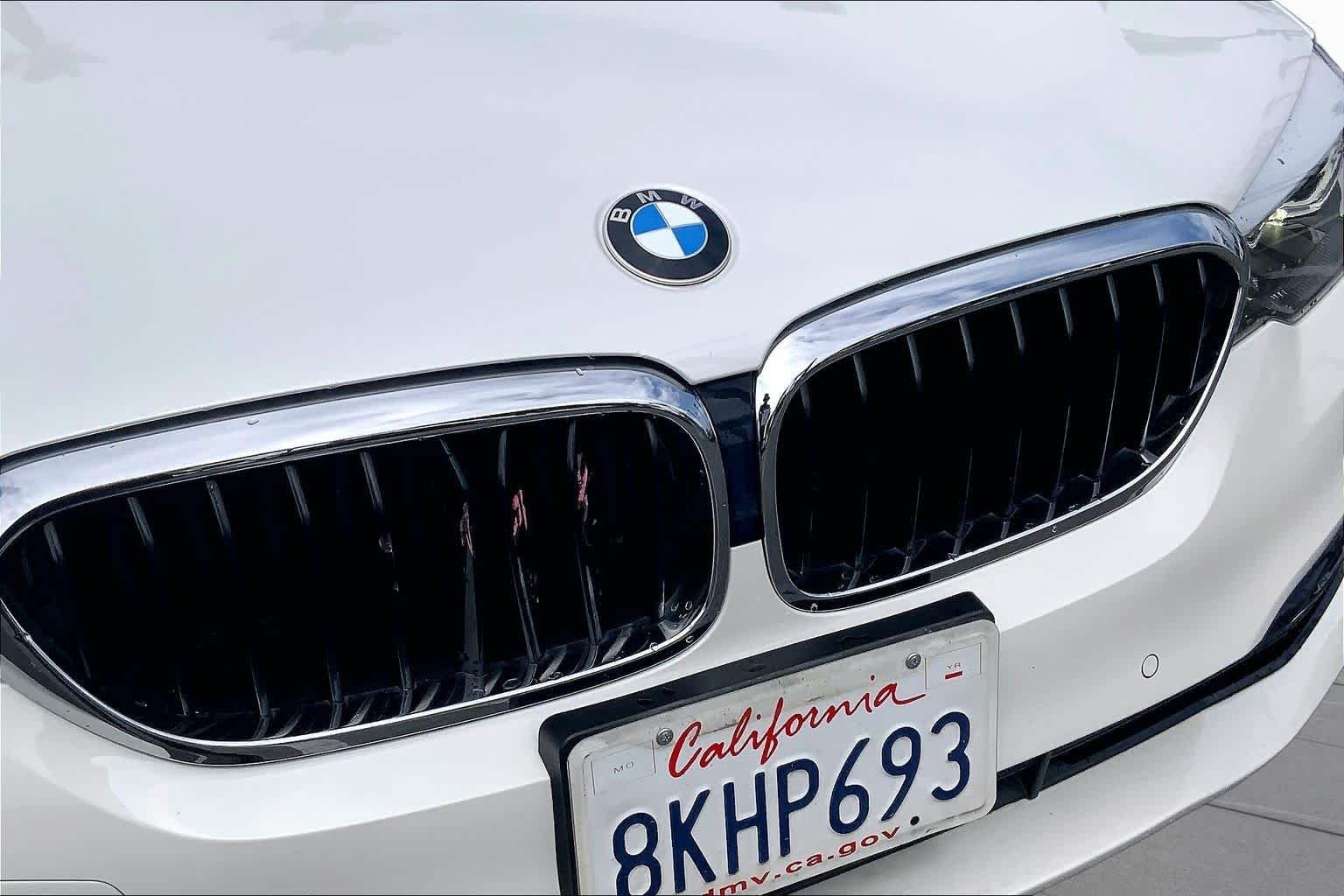 Used 2019 Mineral White Metallic BMW 530i image 29