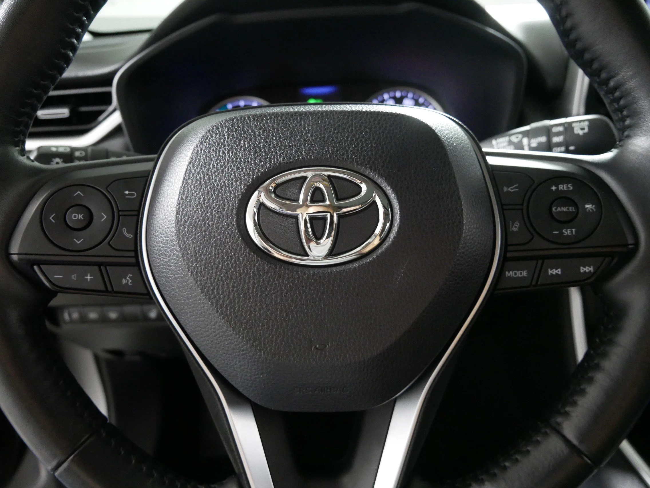 Used 2021 Silver Sky Metallic Toyota Hybrid XLE Premium image 25