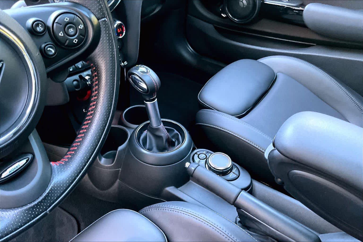 Used 2019 Thunder Grey Metallic MINI Cooper S image 17