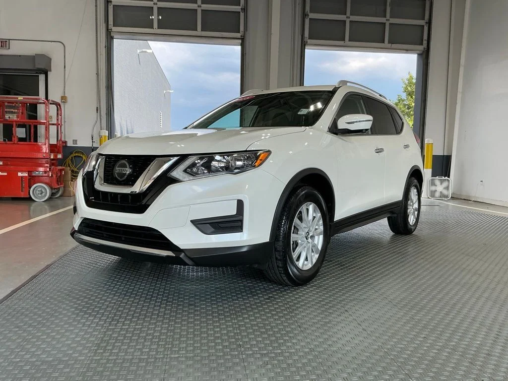 Used 2018 Pearl White Nissan SV image 2
