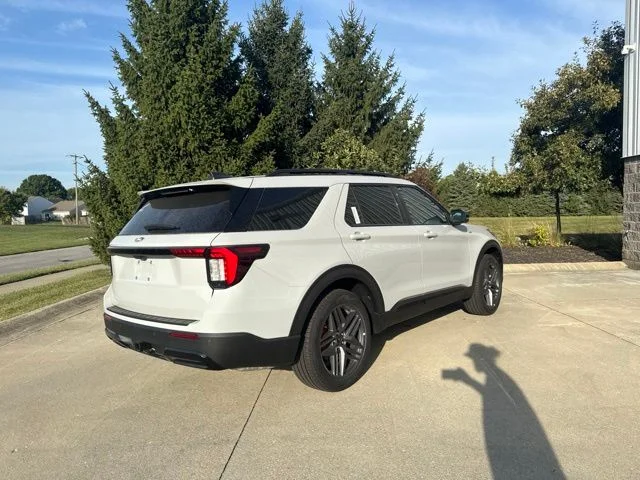 New 2027 Avalanche Gray Ford ST-Line image 37