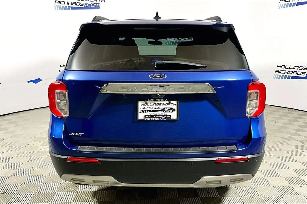 Certified Used 2023 Blue Metallic Ford XLT image 4