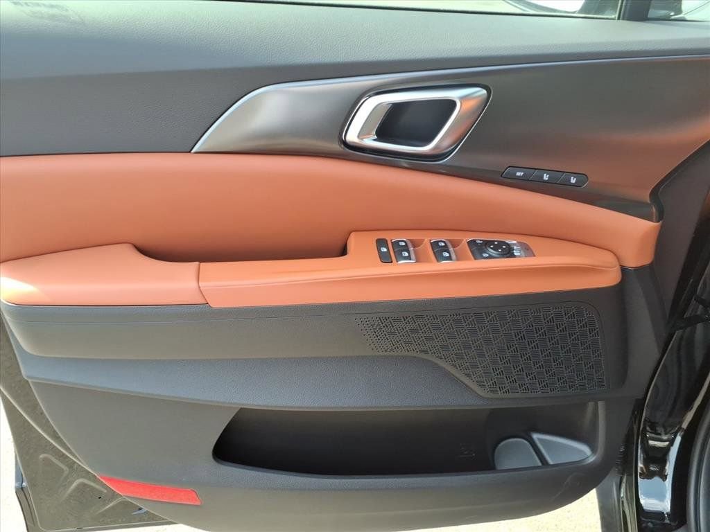 2026 Kia Carnival SX - Photo 11