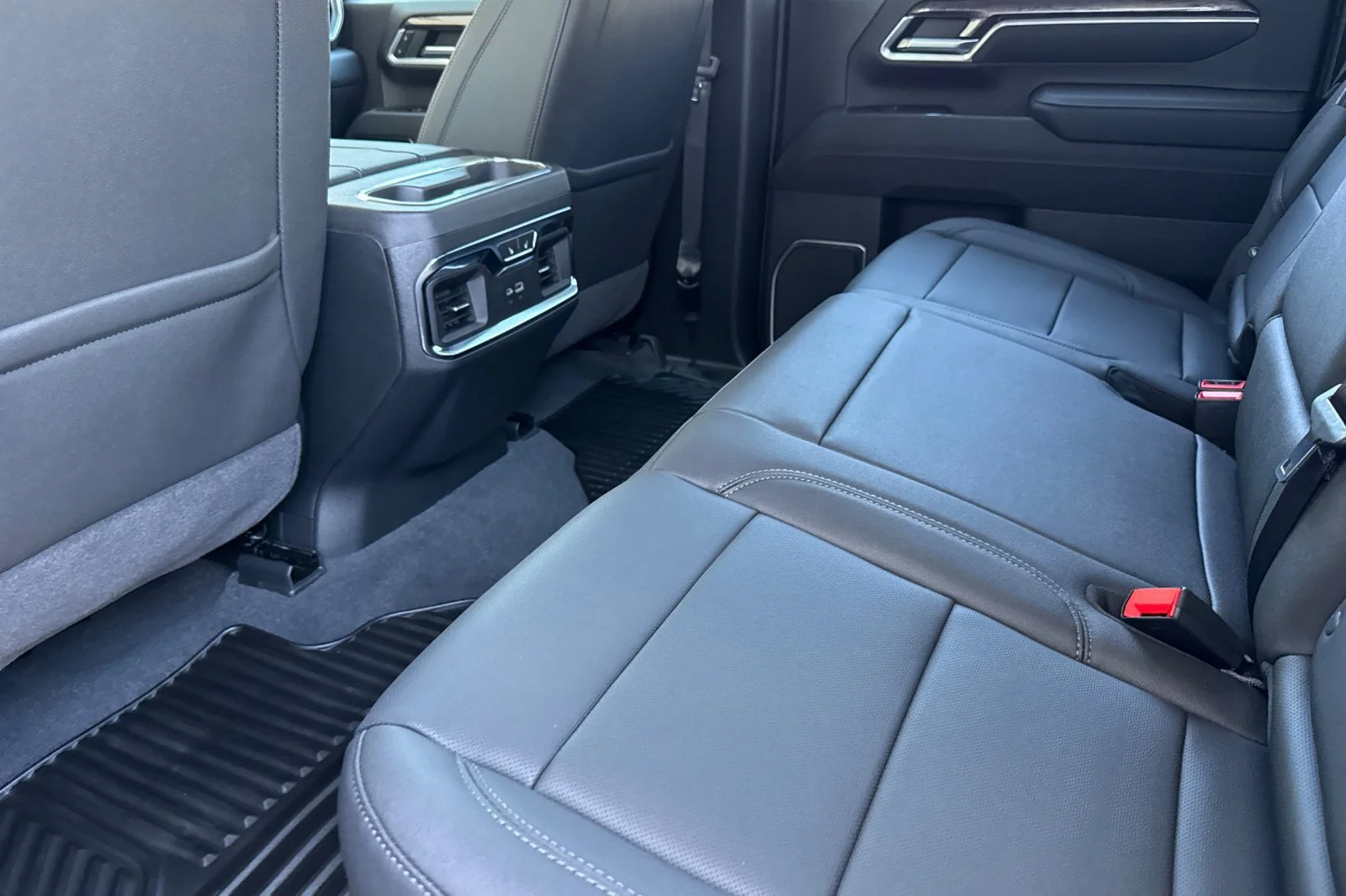 2026 Chevrolet Silverado 2500 HD LTZ view 11