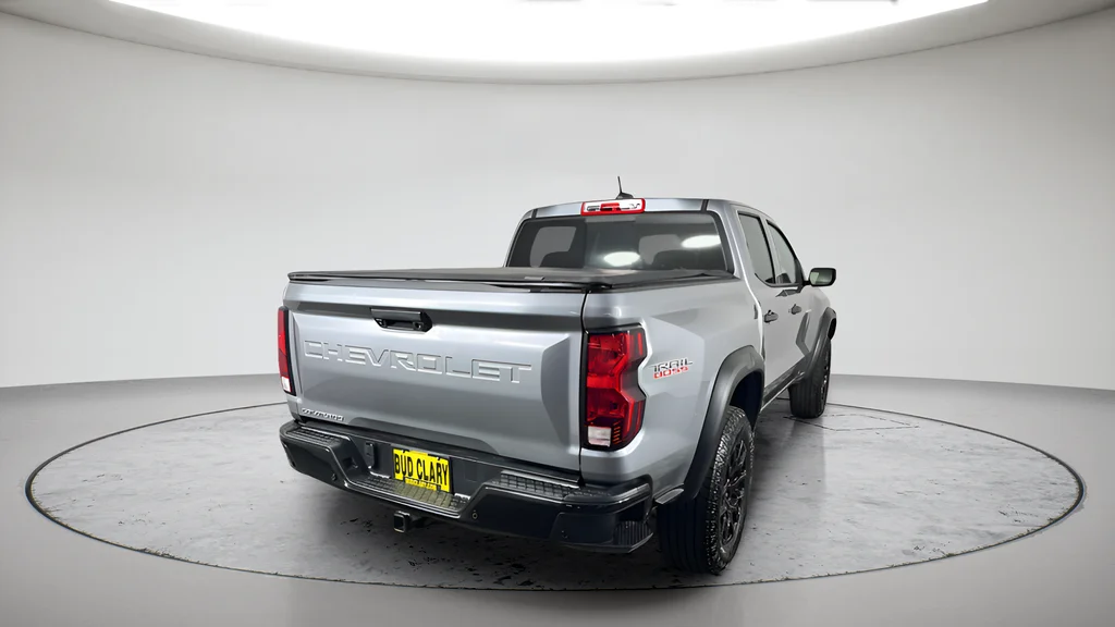 Used 2025 Gray Chevrolet Trail Boss image 4