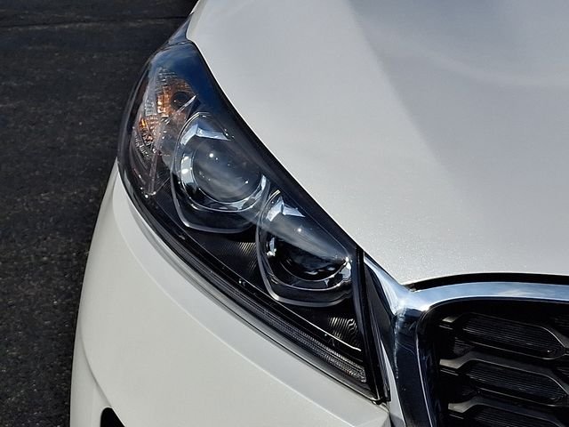 Used 2019 White Kia LX image 10
