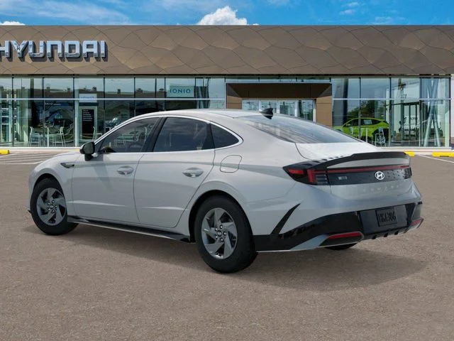 New 2026 White Hyundai SE image 5