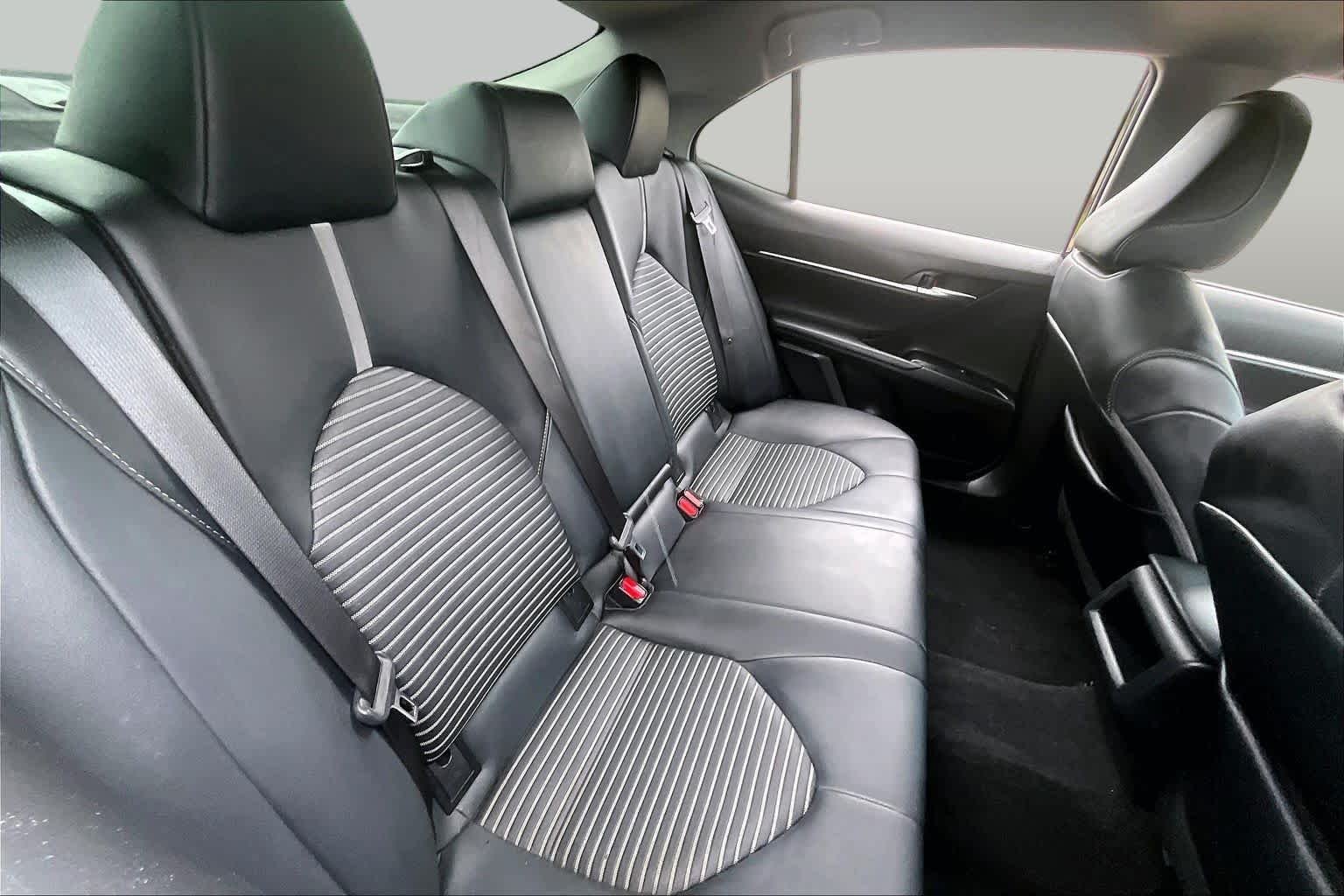 Used 2020 Midnight Black Metallic Toyota SE image 18