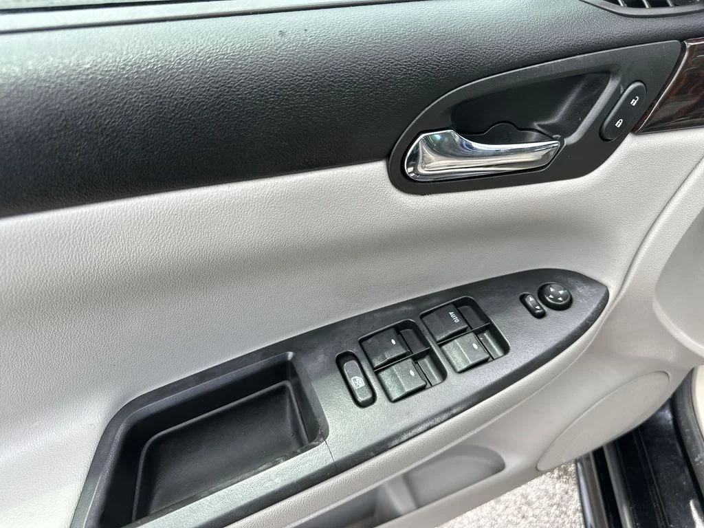 Certified Used 2014 Black Chevrolet LT image 21