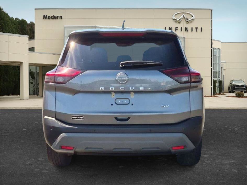 Used 2023 Gun Metallic Nissan SV image 4