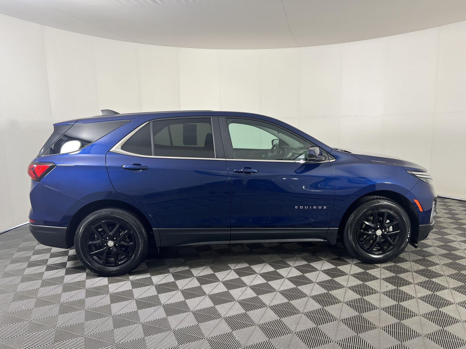 Used 2022 Blue Glow Metallic Chevrolet LT image 27